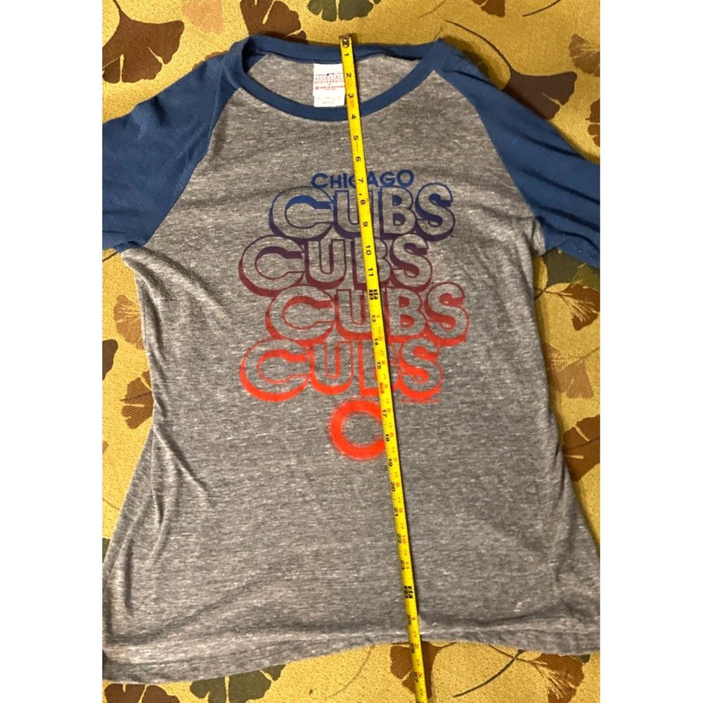 2011 Chicago Cubs 3/4 Sleeve Gray and Blue T-shirt Graphic Print Genuine Merch - Picture 4 of 8
